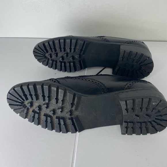 Stuart Weitzman Brogue Black Designer Leather Oxfords w Silver Hardware - Picture 11 of 14